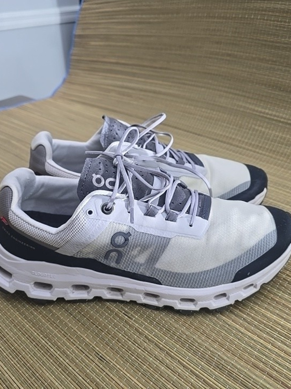On Running Men's White and Gray CloudTec Sneakers